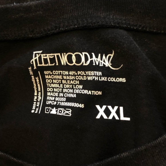 NWT FLEETWOOD MAC TSHIRT - Picture 3 of 3